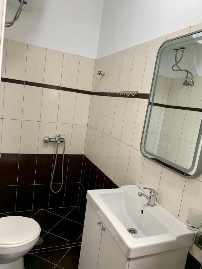 Maxus Apts Sarande Exterior photo