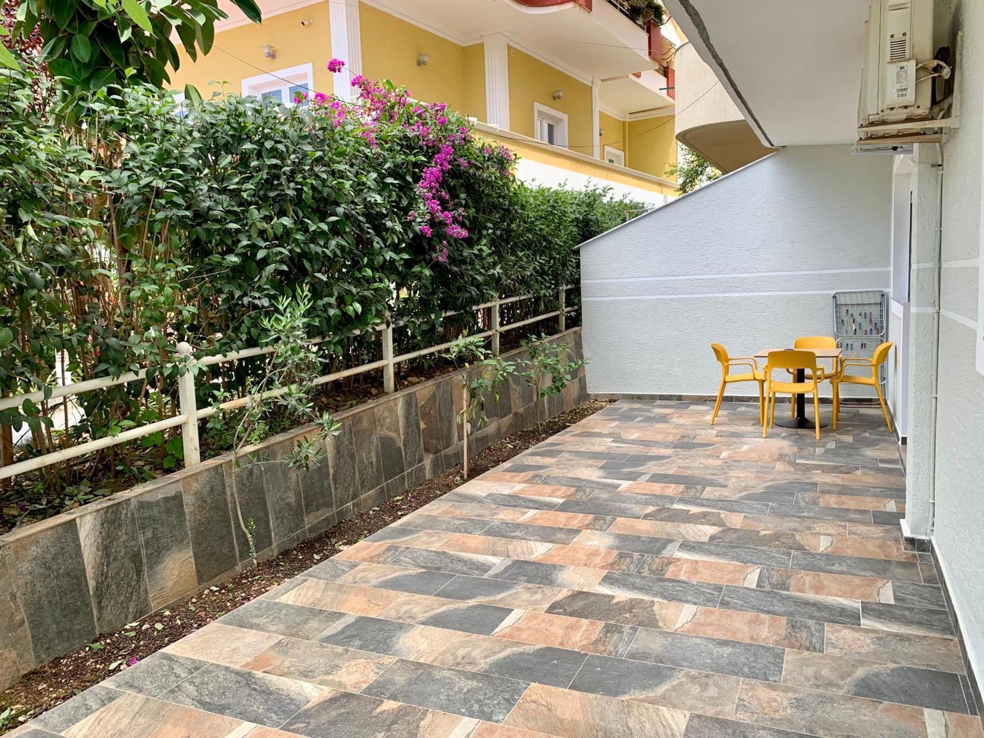 Maxus Apts Sarande Exterior photo